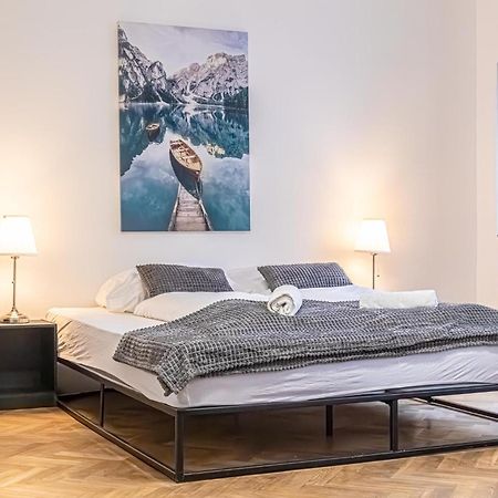 Spacious 2Br Apt -Near Wiener Stadthalle Burggassewiener Well Located Bagian luar foto