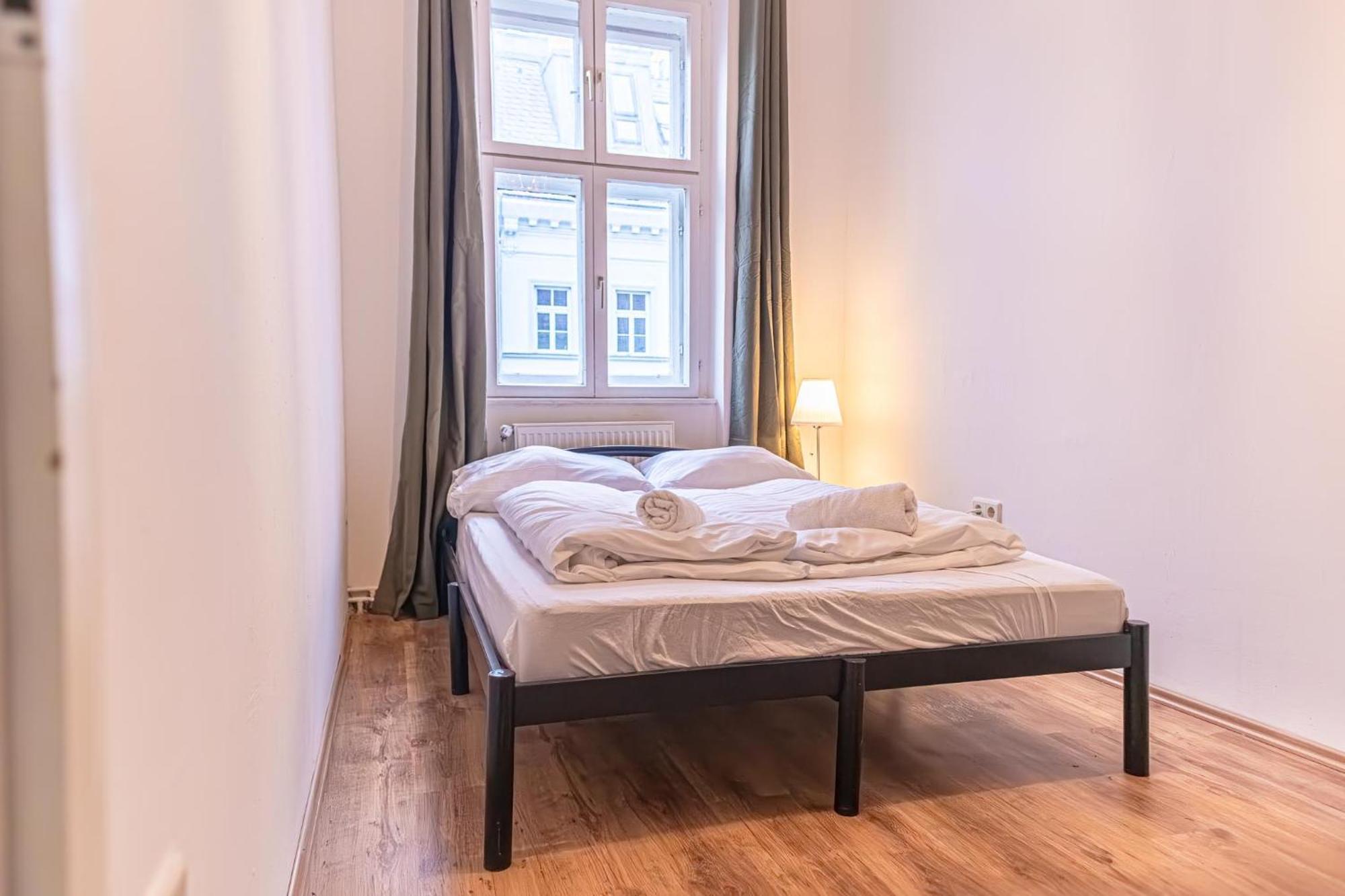 Spacious 2Br Apt -Near Wiener Stadthalle Burggassewiener Well Located Bagian luar foto