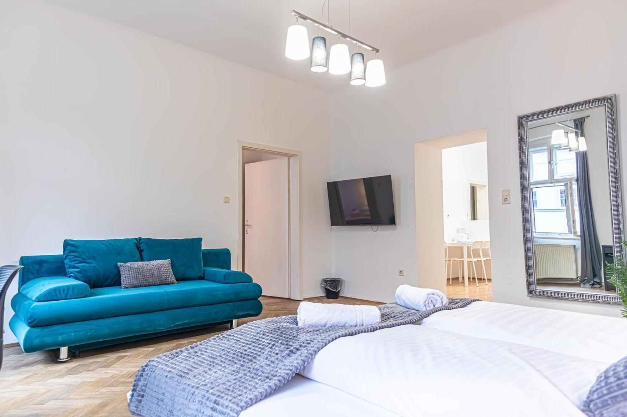 Spacious 2Br Apt -Near Wiener Stadthalle Burggassewiener Well Located Bagian luar foto