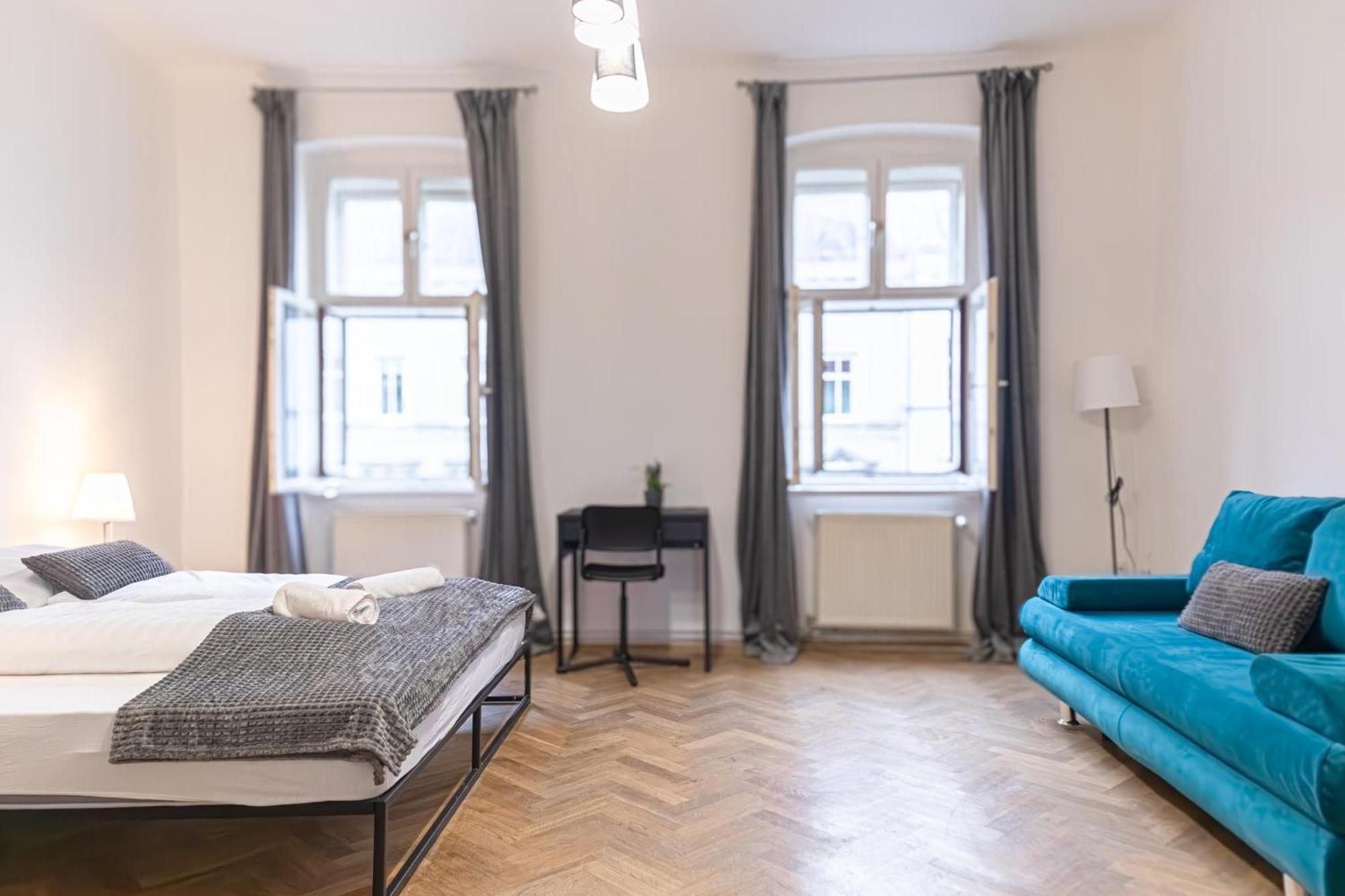 Spacious 2Br Apt -Near Wiener Stadthalle Burggassewiener Well Located Bagian luar foto