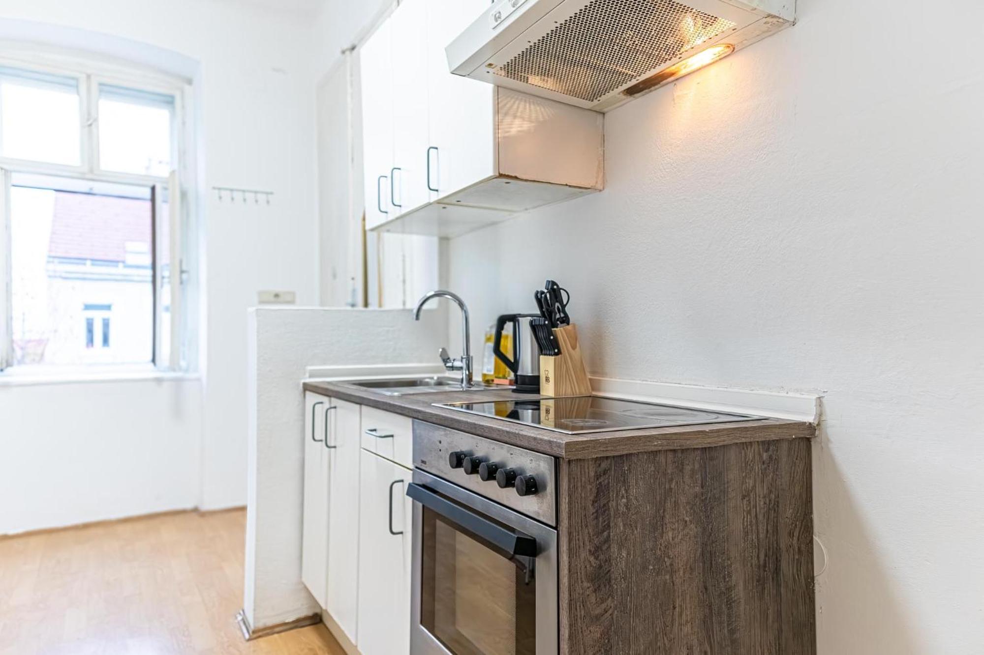 Spacious 2Br Apt -Near Wiener Stadthalle Burggassewiener Well Located Bagian luar foto