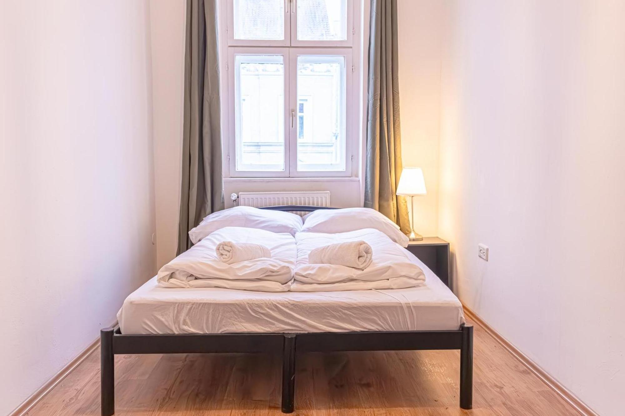 Spacious 2Br Apt -Near Wiener Stadthalle Burggassewiener Well Located Bagian luar foto
