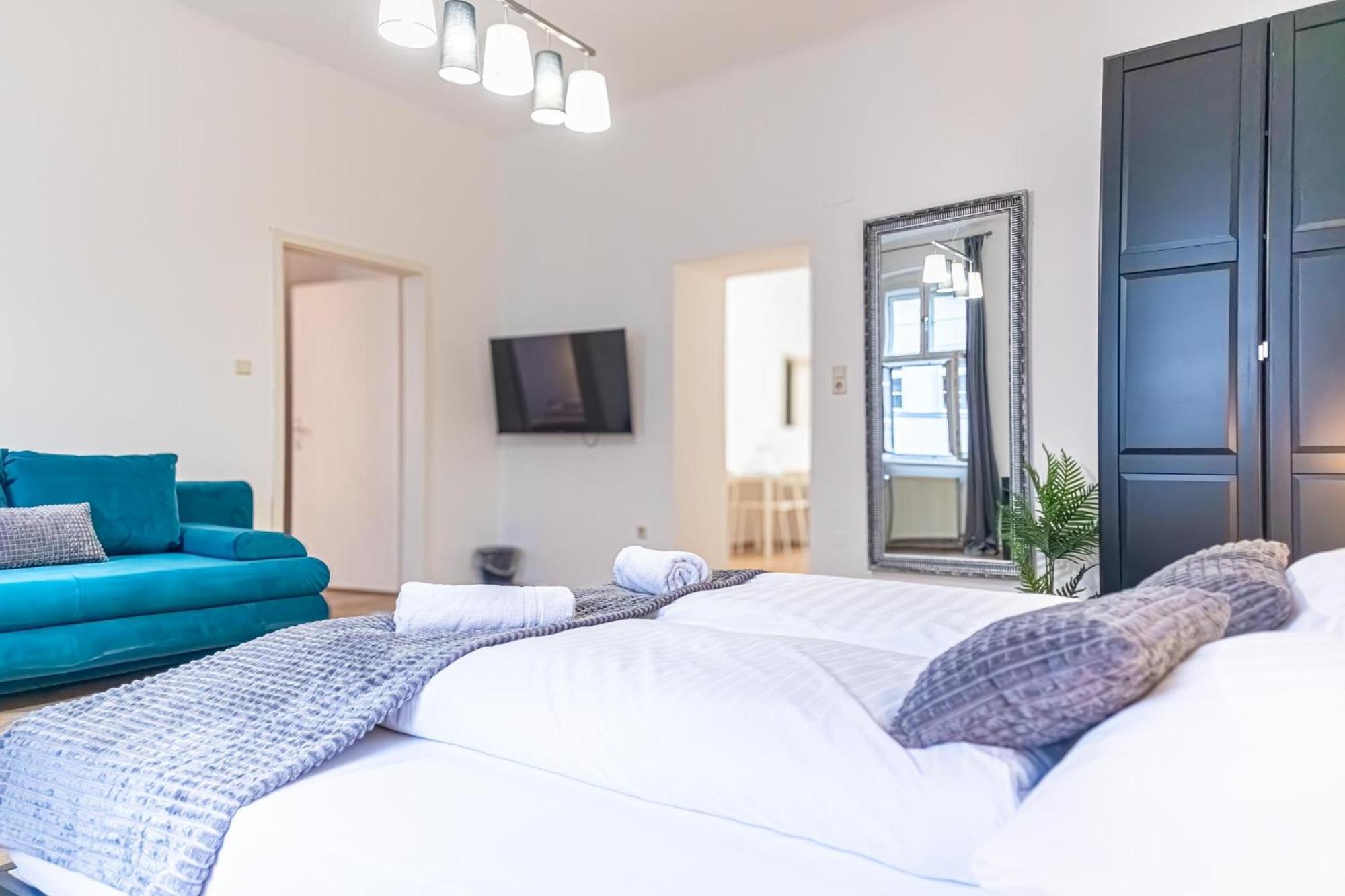 Spacious 2Br Apt -Near Wiener Stadthalle Burggassewiener Well Located Bagian luar foto