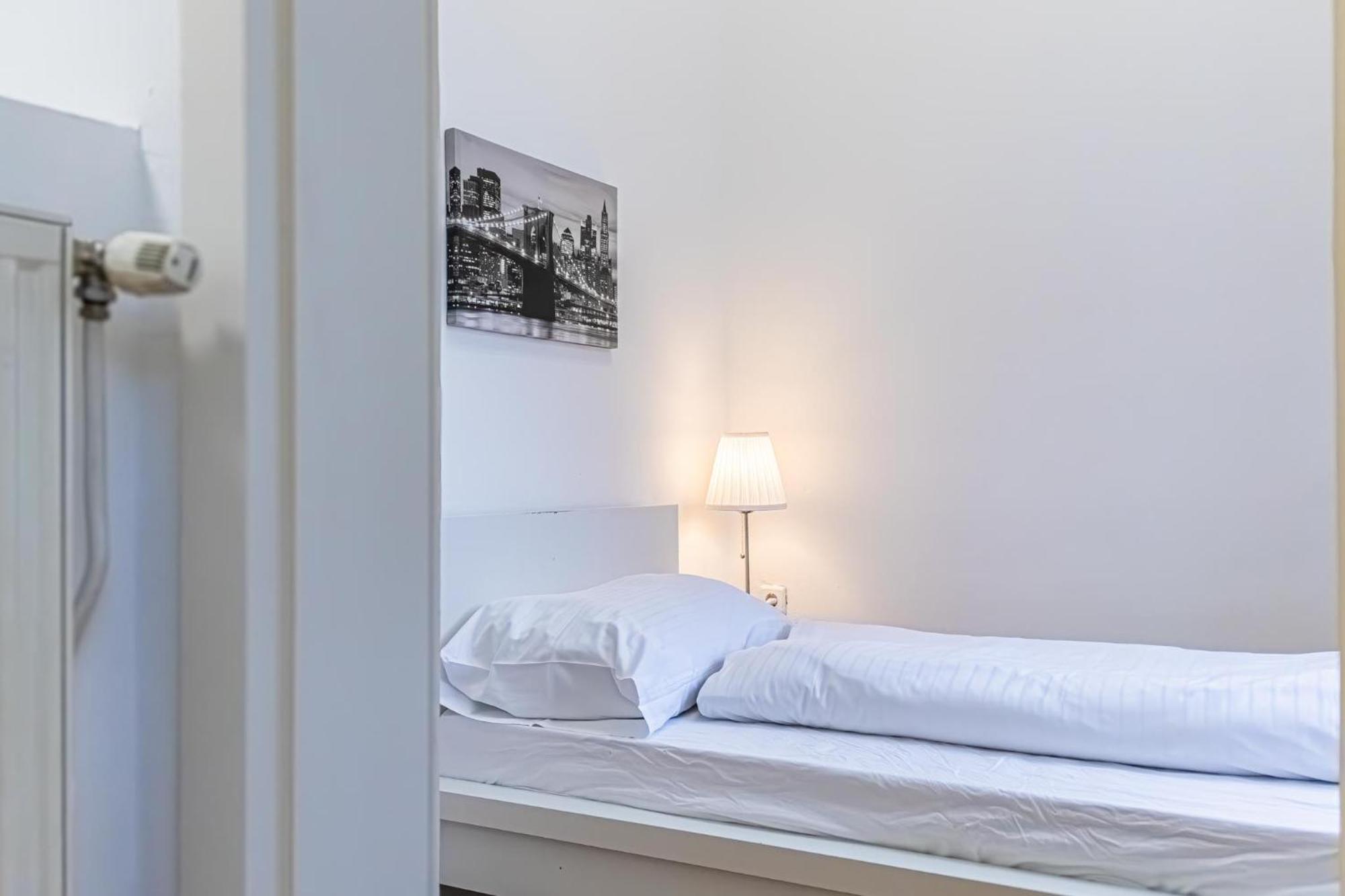 Spacious 2Br Apt -Near Wiener Stadthalle Burggassewiener Well Located Bagian luar foto