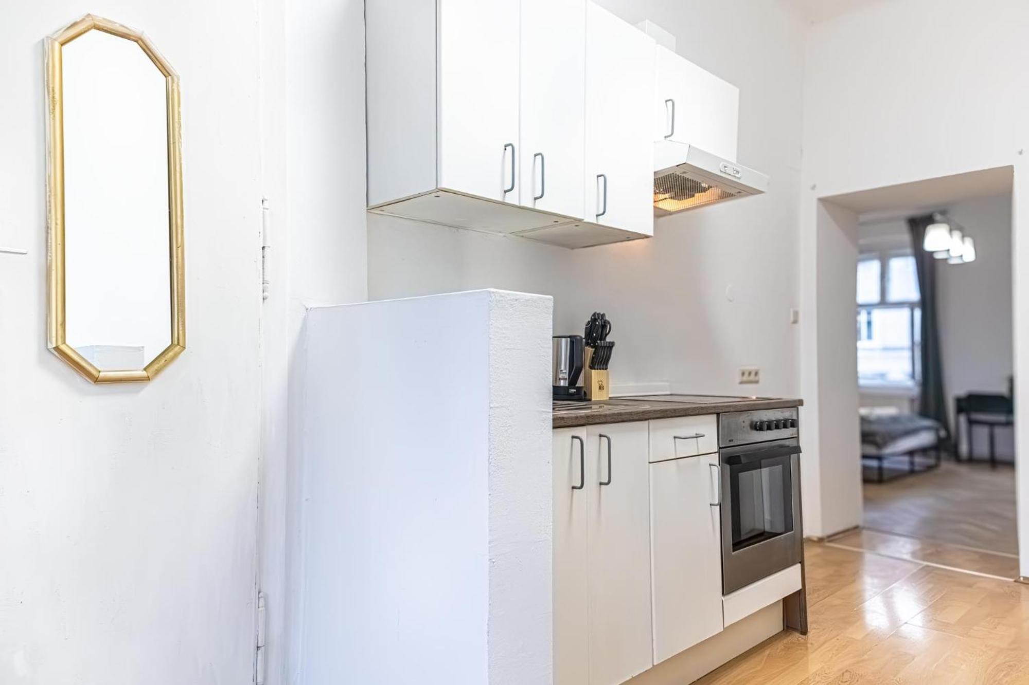 Spacious 2Br Apt -Near Wiener Stadthalle Burggassewiener Well Located Bagian luar foto